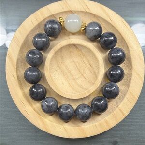 Elegant Gray Beaded Bracelet